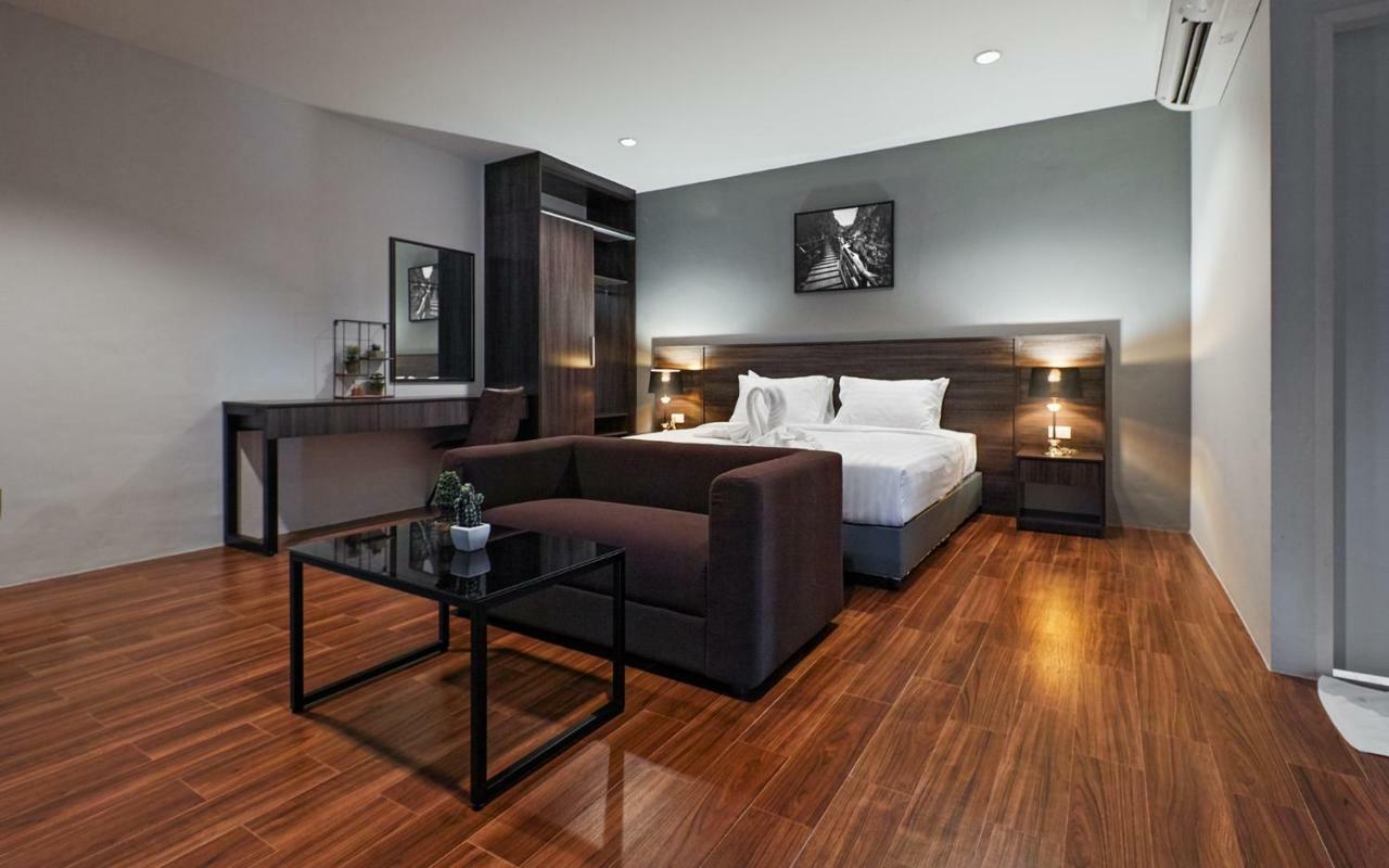 เฟื่องฟ้า ลิทซ์ Hotel เพชรบูรณ์ ภายนอก รูปภาพ