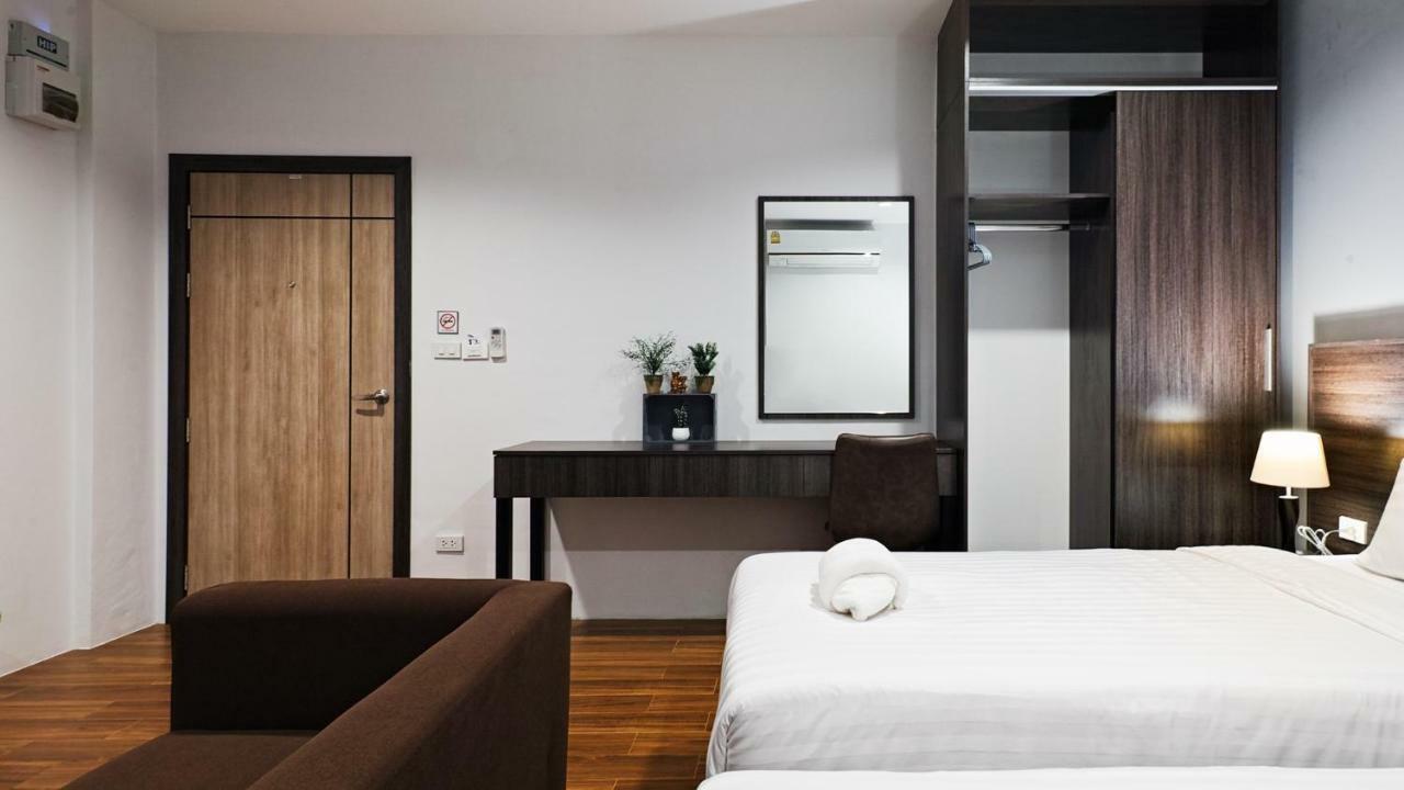 เฟื่องฟ้า ลิทซ์ Hotel เพชรบูรณ์ ภายนอก รูปภาพ