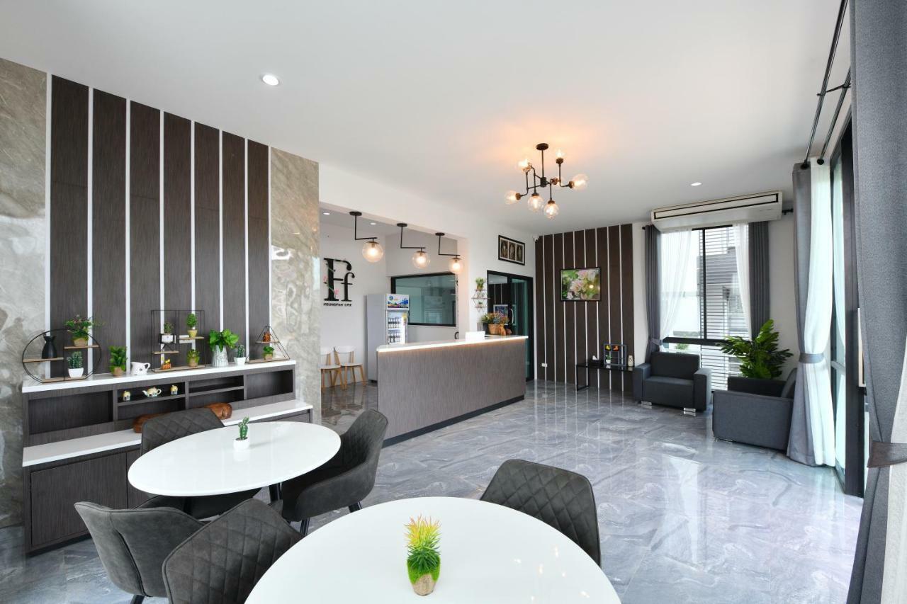 เฟื่องฟ้า ลิทซ์ Hotel เพชรบูรณ์ ภายนอก รูปภาพ