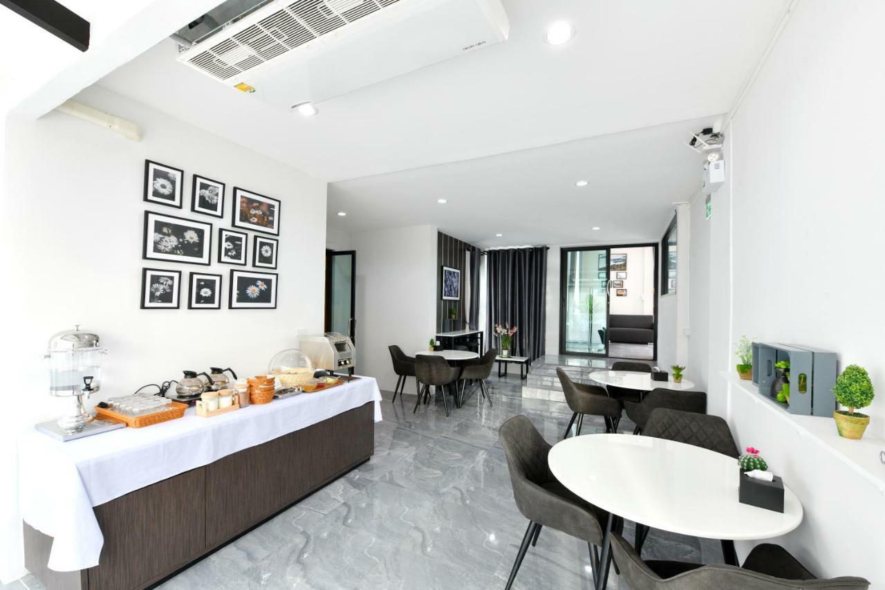 เฟื่องฟ้า ลิทซ์ Hotel เพชรบูรณ์ ภายนอก รูปภาพ